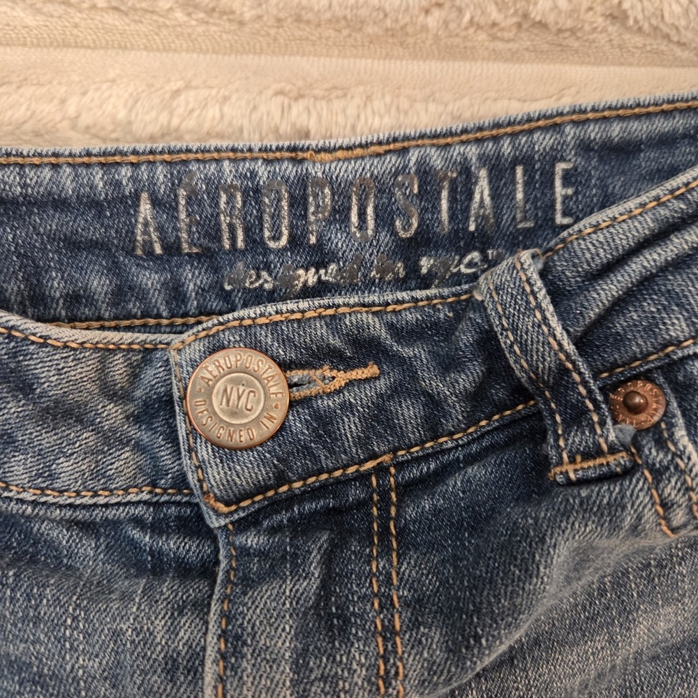 Aeropostale Denim Shorts Size 4 Blue Jean Distressed Ripped Cuffed Low Rise y2k - Picture 2 of 10